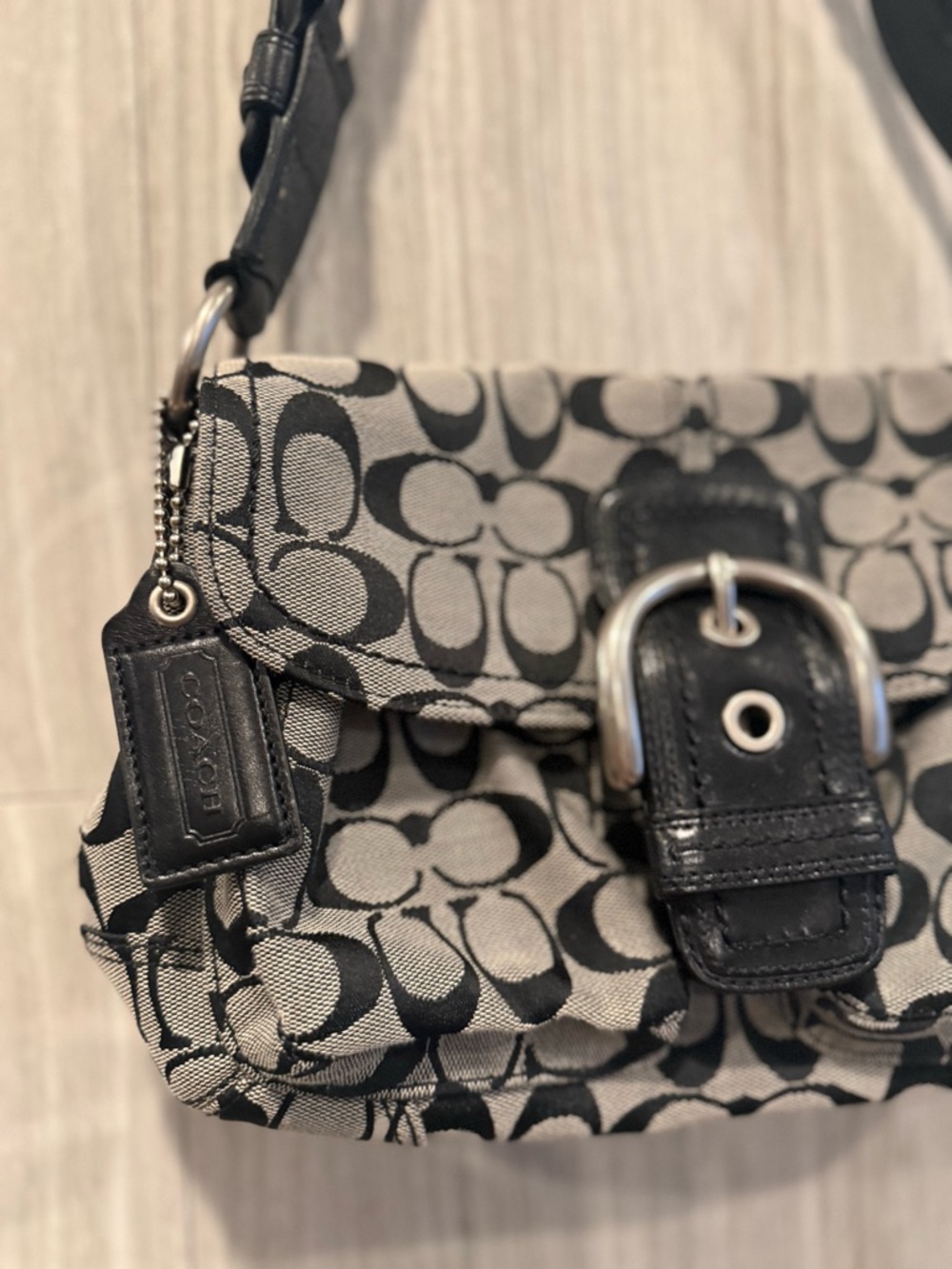 Coach Black and Gray Signature Buckle Shoulder Bag - Picture 2 of 8